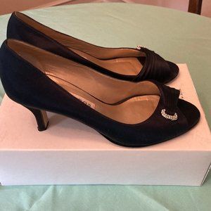 Caparros Navy Silk 9 1/2 M Pumps